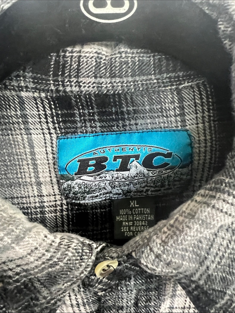TC Black & Gray Plaid Men’s Casual Button-Down Shirt - Picture 2 of 9